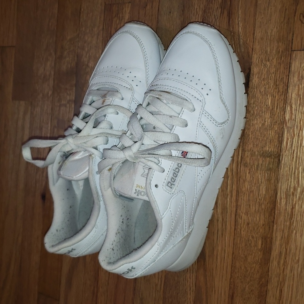 Reebok classic white sneakers sz 6